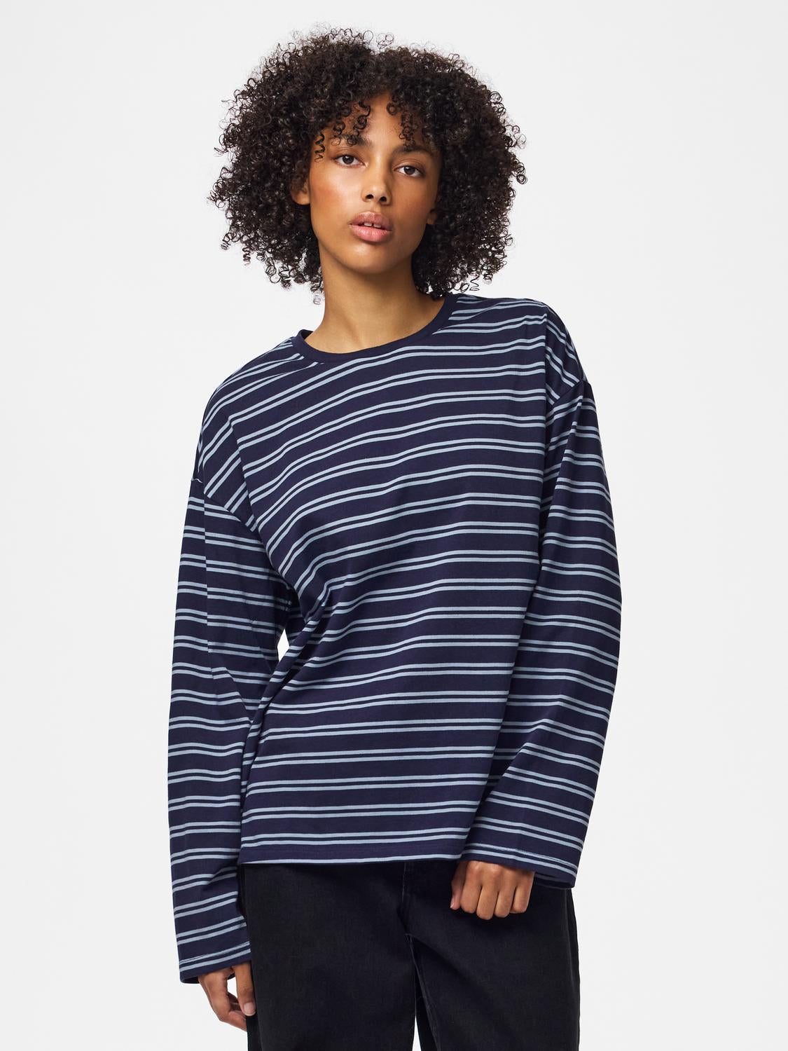 model_shot-front